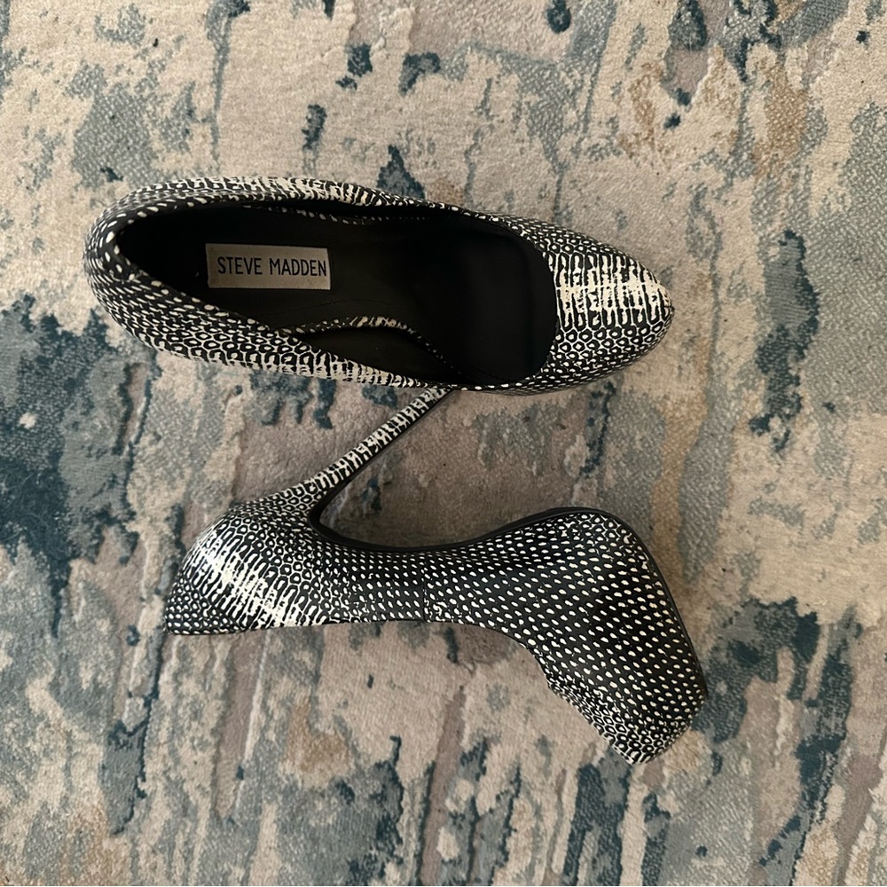 Steve Madden Heels size 8.5